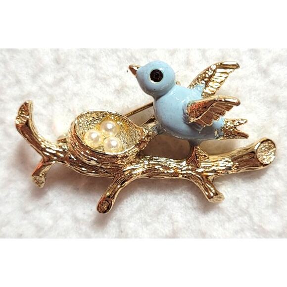 Signed GERRYS Vintage Blue Bird NEST BROOCH Pin Rhinestone Enamel Pearl Eggs - Picture 1 of 7